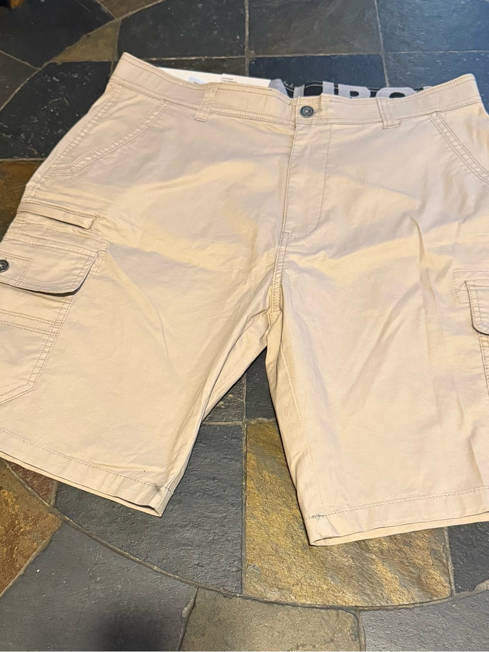 Men's Cargo Shorts in Light Beige - Casual Utility